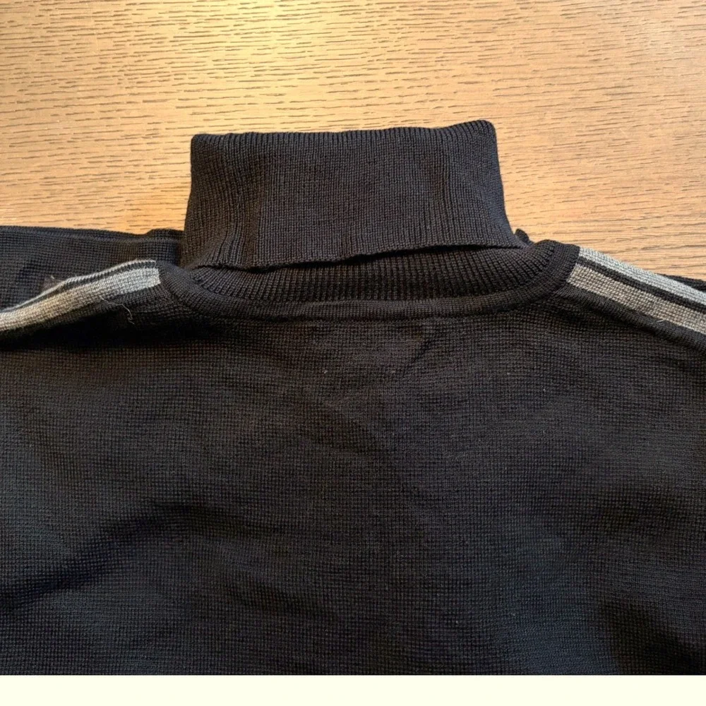 Banana Republic Mens XL Black Turtleneck Sweater Grey Side Stripe racing